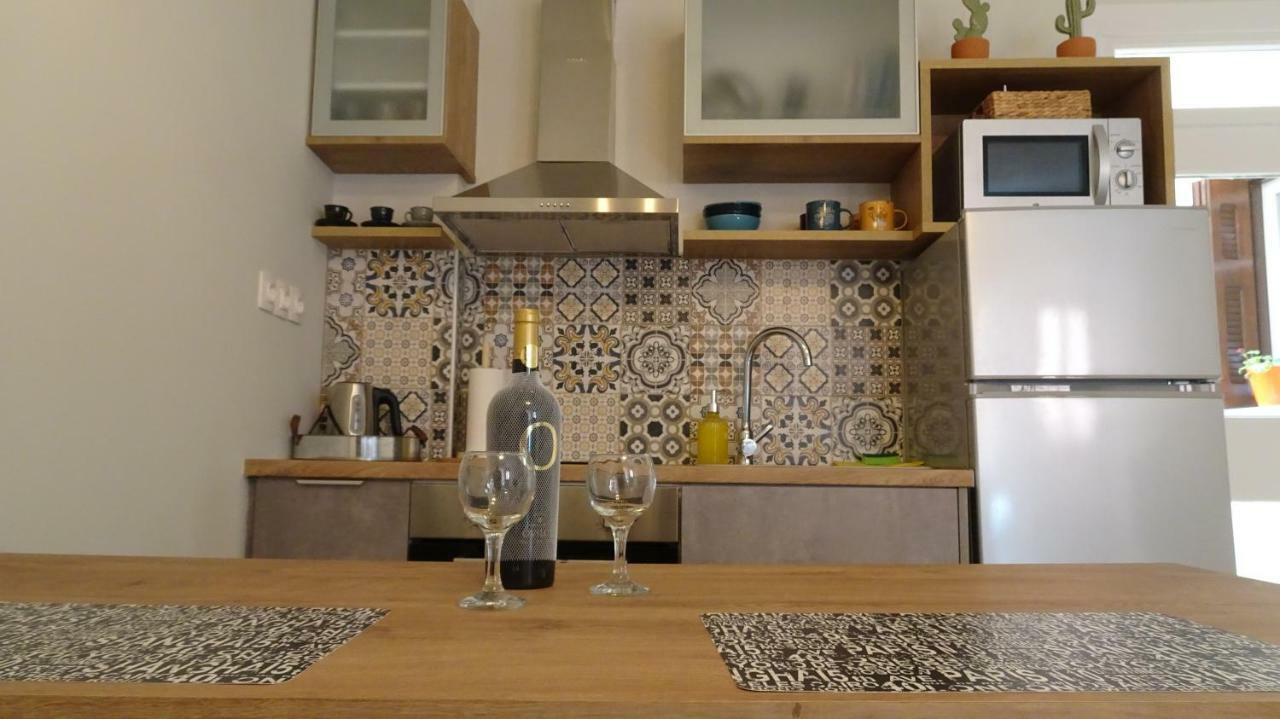Elegant And Comfortable Apartment In The City Center Ermoupoli Exterior foto