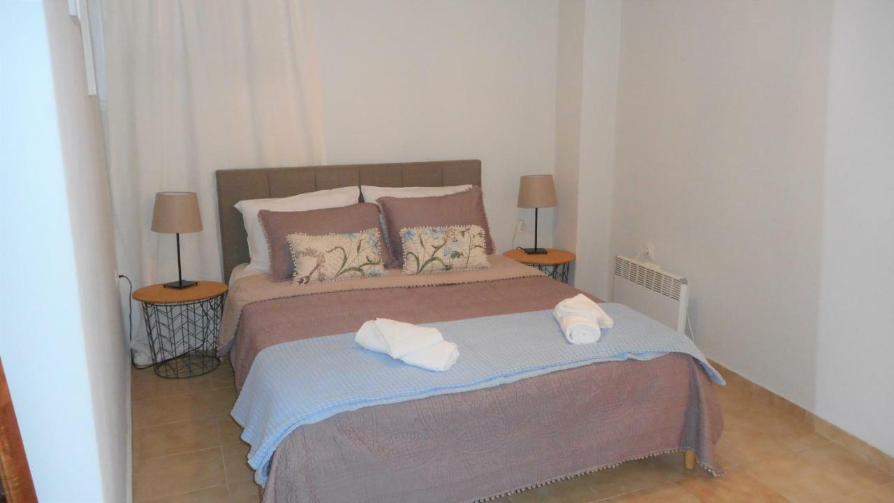 Elegant And Comfortable Apartment In The City Center Ermoupoli Exterior foto